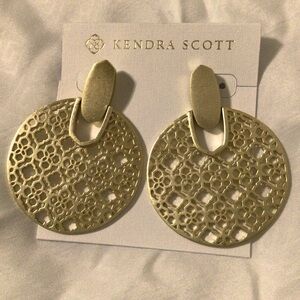 Kendra Scott Didi Gold Earrings~ NWT~ signature bag & box!